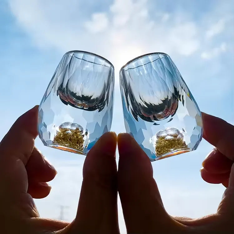 Kin Glas mit Goldakzent · 1+1 gratis